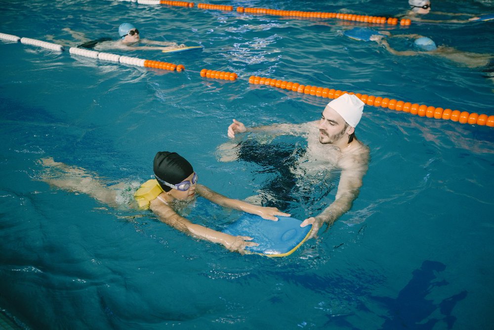 Mom & Tot Swim Classes: A Fun Way to Strengthen the Parent-Child Bond